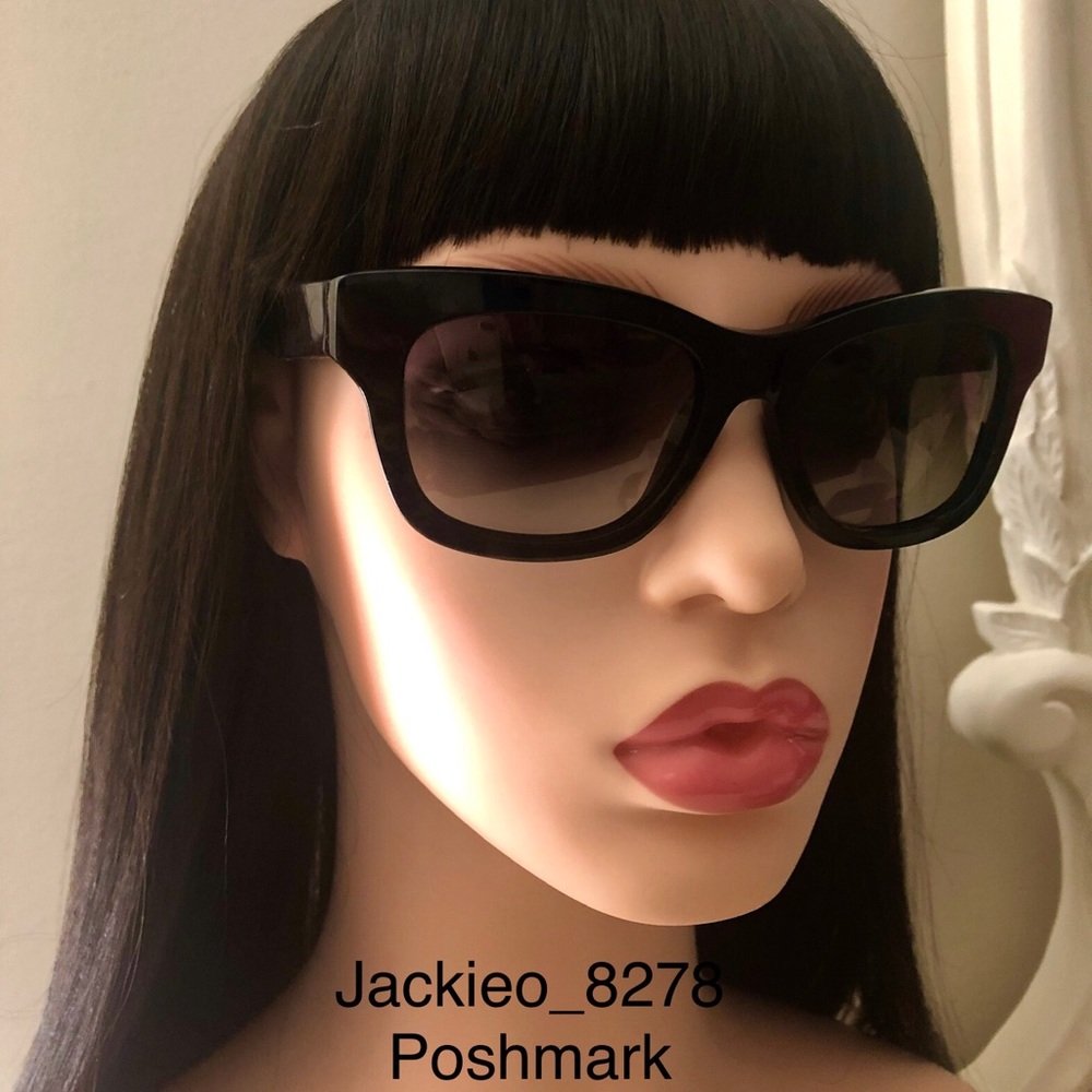 🎀 VALENTINO V702SB / 963 BLUE  WOMENS SUNGLASSES. - Picture 7 of 8